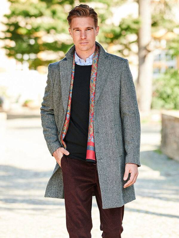 Harris Tweed Overjas "Barney" In Black Herringbone
