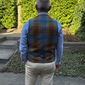 Harris Tweed Vestje "Wales" Met Revers In Gold Tartan