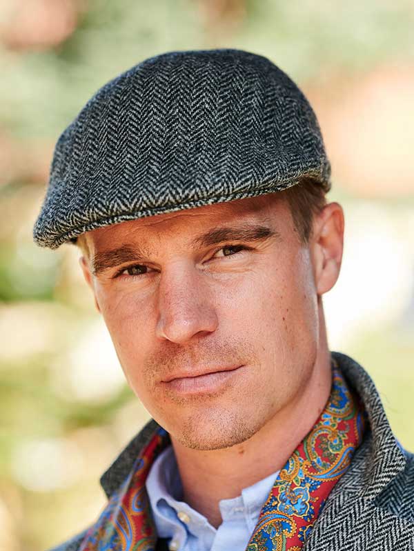 Harris Tweed Flat Cap "Henry" In Black Herringbone