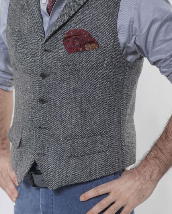 Harris Tweed Vestje "Wales" Met Revers In Black Herringbone