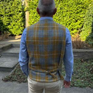Harris Tweed Vestje "Wales" Met Revers In Amber Check