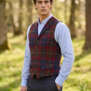 Harris Tweed Vestje "Wales" Met Revers In Berry Check