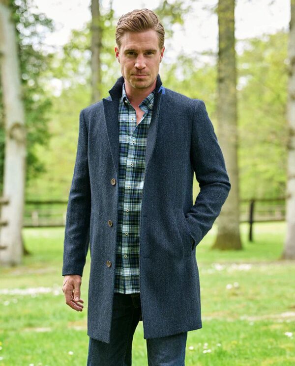 Harris Tweed Overjas "Barney" In Blue Herringbone