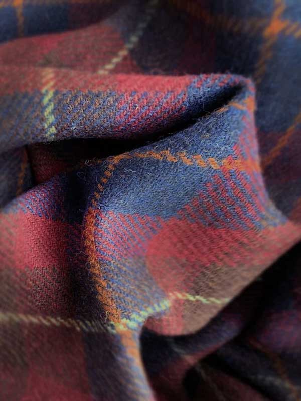 Harris Tweed Vestje "Wales" Met Revers In Berry Check