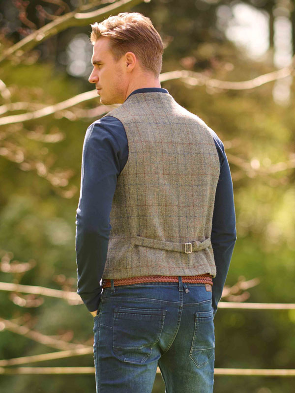 Harris Tweed Vestje "Wales" Met Revers In Walnut Check